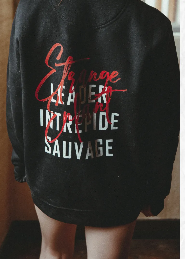 Sweat noir unisexe, collection Étrange Enfant